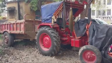 अस्थावां: अंडी गांव के समीप जिरायन नदी से अवैध बालू लोड कर रहे ट्रैक्टर को पुलिस ने किया जब्त