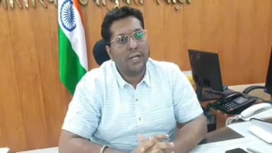 रेवाड़ी: 10 साल पुराने आधार कार्ड को करवाएं अपडेट: एडीसी