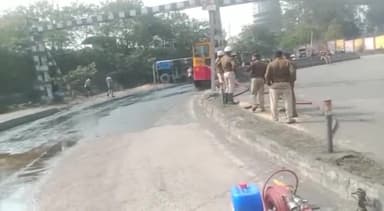 सरई: शक्तिनगर खड़िया मुख्य मार्ग पर डीजल से भरा टैंकर पलटा, एनटीपीसी सिंगरौली सीआईएसफ फायर विंग ने पाया काबू