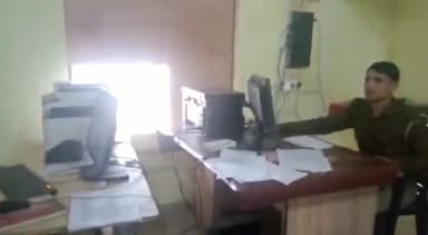 जलेसर: अवागढ़ थाना क्षेत्र के गांव में सैलून गई युवती के साथ युवक ने की छेड़छाड़, पुलिस ने दर्ज की रिपोर्ट