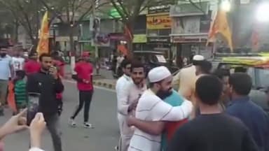 #Patna : #shivratri2023 वाले दिन गंगा-जमुनी तहज़ीब का एक बेहतरीन उदाहरण! गले लगाकर महाशिवरात्रि की शुभकामनाएं दी #Patna