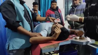 अररिया: काली मंदिर चौक के पास अनियंत्रित ऑटो ने बाइक सवार युवक को टक्कर मारकर किया घायल, सदर अस्पताल में भर्ती