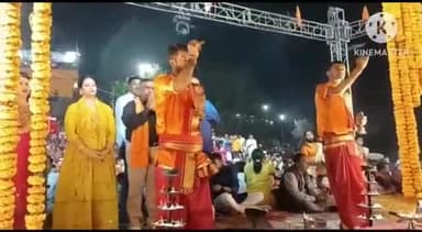गोलमुरी-सह-जुगसलाई: दोमुहानी घाट पर हुई भव्य स्वर्णरेखा आरती, भोजपुरी भजन सम्राट भरत शर्मा के भजन पर झूमे लोग