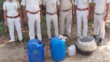 ପାଇକମାଳ: ଡୁଙ୍ଗୁରିପାଲି ଗ୍ରାମରୁ 10 ଲିଟର ଦେଶୀ ରନ୍ଧାମଦ ଜବତ