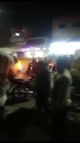 इंदौर: ठेला चालकों को किया जा रहा है परेशान नगर निगम के अधिकारी से हुई भैंस कौन सा रोड जाम he बताओ #nagarnigam ##lakhandepale