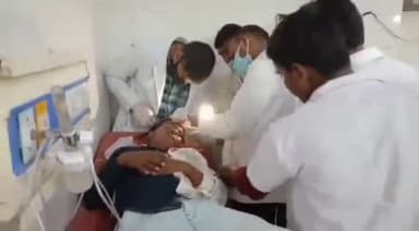 जौनपुर: सिपाह में आज मोटरसाइकिल और ई-रिक्शा के बीच हुई भिड़ंत में एक व्यक्ति हुआ घायल, जिला अस्पताल में कराया गया भर्ती