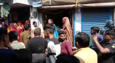 उरई: घंटा घर के पास दुकान के कब्जे को लेकर हुई मारपीट, महिला ने परिवार के लोगों पर लगाए गंभीर आरोप