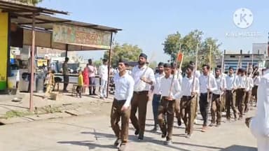 राष्ट्रीय स्वयंसेवक संघ मंदसौर के निपानिया मेघराज मंडल का पथ संचलनसश्रनिकला निपानिया में जगह-जगह हो पुष्प वर्षा से स्वाग