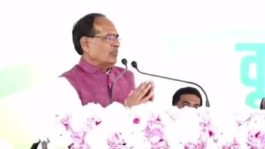 हुज़ूर: एयरपोर्ट के पास रामवन में सीएम शिवराज सिंह ने मंत्रियों के साथ लगाए 730 पौधे