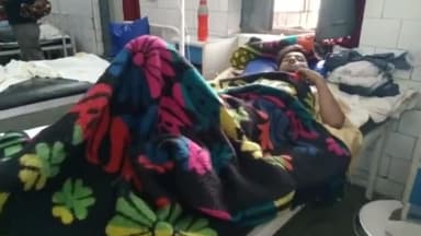 पन्ना: ग्राम रामनपुरा में बाइक अनियंत्रित होने से सड़क पर गिरे युवक के पेट में घुसी लकड़ी, जिला अस्पताल किया गया रेफर