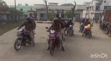 बौंसी: पंचायत स्तर पर लोगों को जागरूक करने के लिए पुलिस ने बौसी थाना परिसर से निकाली बाइक रैली