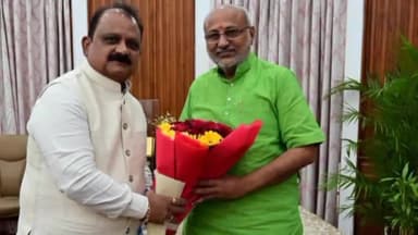 कांके: रांची स्थित राजभवन पहुंचकर राज्यपाल से मंत्री मिथलेश कुमार ठाकुर और जेपीएससी की अध्यक्ष ने की मुलाकात।