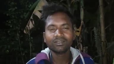 कुढ़नी: रतनौली पंचायत वार्ड नं-1 में सफाई कर्मी के वेतन एवं आईडी कार्ड को लेकर पूछे जाने पर वार्ड प्रतिनिधि रमेश कुमार ने बताया