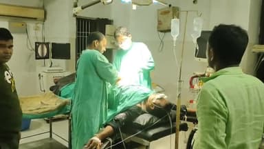 आरा: शीतल टोला में बदमाशों ने व्यक्ति को गोली मारकर किया घायल, निजी क्लीनिक में कराया गया भर्ती