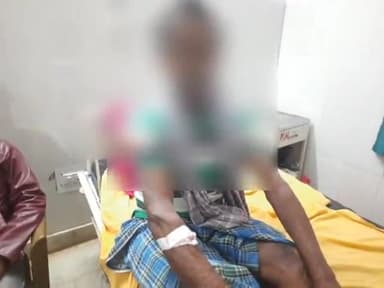 सिमडेगा: खजुर डीपा के पास टीवीएस से गिरकर एक व्यक्ति हुआ घायल। ईलाज के लिए दाया गया सदर अस्पताल।