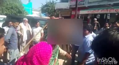 उरई: अंबेडकर चौराहे पर पति-पत्नी के बीच जमकर चले लाठी डंडे, वीडियो सोशल मीडिया पर हुआ वायरल