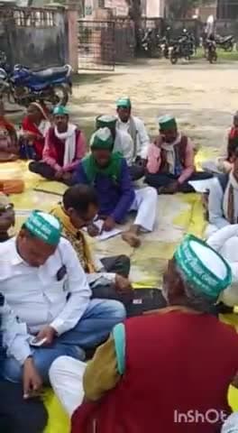 बहराइच: कलेक्ट्रेट स्थित धरना स्थल पर भारतीय मजदूर किसान संगठन के पदाधिकारियों ने 3 सूत्री मांगों को लेकर सौंपा ज्ञापन