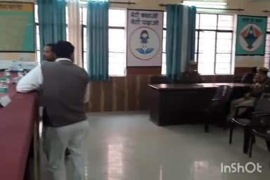 बरेली: सदर तहसील में तीसरे शनिवार को अवकाश के कारण आज मनाया जा रहा है तहसील दिवस, सदर तहसीलदार व नायब तहसीलदार ने सुनी फरियादें