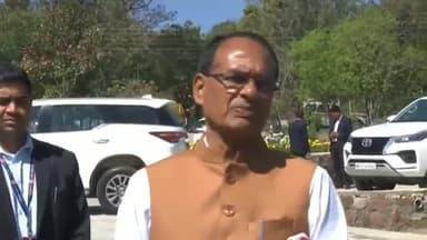 हुज़ूर: शहर में पत्रकारों से बोले सीएम शिवराज, कहा- विकास यात्रा में 27421 लोकार्पण व 20676 शिलान्यास कर कर चुके हैं