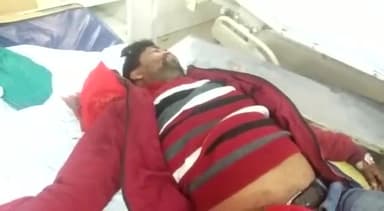 नवाबगंज: जमुरिया नाले के पास सड़क हादसे में घायल हुए बाइक सवार 3 लोग, 1 का जिला अस्पताल में इलाज जारी