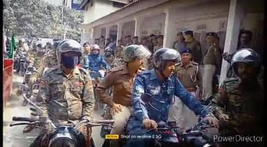 कहरा: पुलिस सप्ताह पर SP कार्यालय से बाइक रैली को हरी झंडी दिखाकर DIG व SP ने किया रवाना