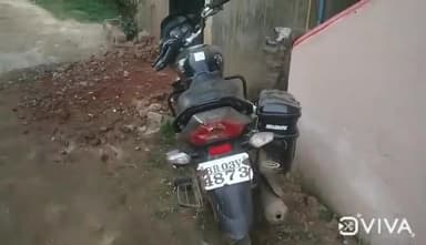 उदवंत नगर: 24 घण्टे से लावारिस हालत में श्रीकृष्णापुरी में खड़ी मिली बाइक शिक्षक शशिकांत ने स्थानीय पुलिस को दी सूचना