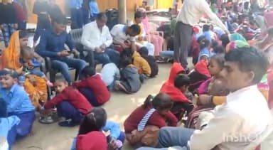 रेवाड़ी: शहर के सेक्टर 19 स्थित रीजनल पार्क के एसएन झुग्गी झोपड़ी स्कूल में मातृ पितृ दिवस मनाया गया