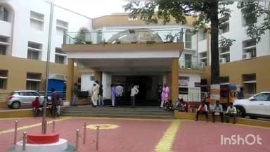 सागर नगर: कलेक्ट्रेट कार्यालय में जन सुनवाई में सुनी गई आम लोगों की समस्याए,90 आवेदनों पर हुई कार्यवाही