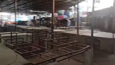 दौसा: लालसोट रोड स्थित सब्जी मंडी आज पूरी तरह ही बंद,पसरा रहा सन्नाटा, सब्जी की तलाश में भटकते रहे शहरवासी