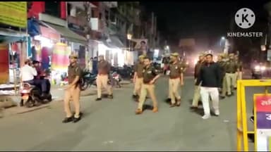 प्रतापगढ़: प्रतापगढ़ SP ने जगह जगह चौराहे पर किया पैदल गस्त और nagr कोतवाली किया औचक निरीक्षण मचा हड़कंप