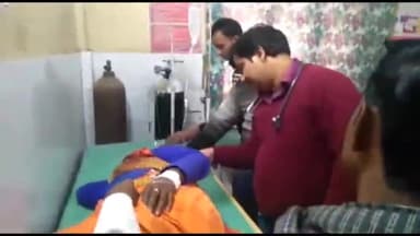 इकौना: नेशनल हाईवे 730 तहसील गेट के सामने दो बाइक की टक्कर में दो महिला हुई घायल एक जिला अस्पताल रिफर