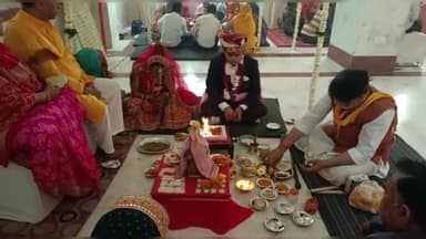 मथुरा: वृंदावन के वेद व्यास आश्रम  में हुआ सामूहिक विवाह समारोह 21 कन्याओं का हुआ विवाह