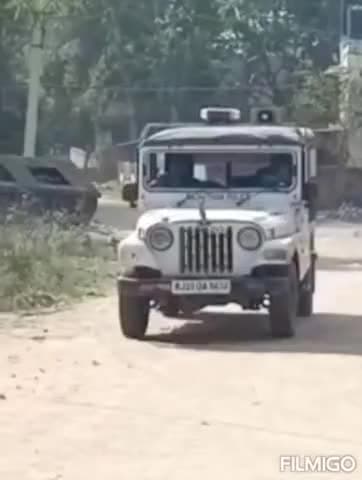 कोटा के उद्योग नगर थाना क्षेत्र के प्रेम नगर द्वितीय निवासी गीता‌ बाई 47 ने ट्रेन के आगे आकर खुदकुशी कर ली।