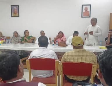 सूरजपुर: राष्ट्रीय अधिवेशन में चायेंगे एक हजार कांग्रेसी ब्लॉक व नगरीय क्षेत्रों में उपस्थिति के लिए हुई बैठक