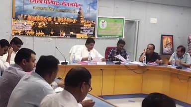 जैसलमेर: जिला परिषद सभागार में कैबिनेट मंत्री साले मोहम्मद ने अधिकारियों के साथ की बैठक, दिए दिशा निर्देश