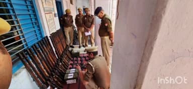 दशाश्वमेध थाने का सहायक पुलिस आयुक्त ने किया त्रैमासिक निरीक्षण, उच्चकोटि के आचरण रखने के पुलिसकर्मियों को दिए निर्देश