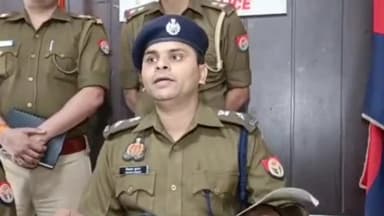 आगरा: थाना हरीपर्वत पुलिस ने फर्जी मेमोरी कार्ड बेचने वाले गिरोह के 2 सदस्यों को किया गिरफ्तार, चोरी की बाइक की बरामद