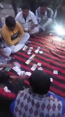 जलेसर: पत्थर की सराय के पास जुआ खेल रहे जुआरियों का वीडियो हुआ वायरल, पुलिस जांच में जुटी