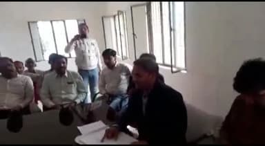 शिकोहाबाद: होली व कंस मेला को लेकर थाना मक्खनपुर में शांति समिति की हुई बैठक, सीओ रहे मौजूद