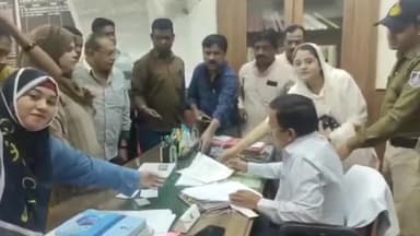 हुज़ूर: महापौर द्वारा कांग्रेस विधायक के बोर्ड हटाकर अपने बोर्ड लगाने को लेकर कांग्रेस पार्षदों ने संभाग आयुक्त को सौंपा ज्ञापन