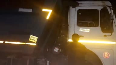 हज़ारीबाग: खनन विभाग की छापेमारी,अवैध बालू लदे वाहनों पर हुई कारवाई