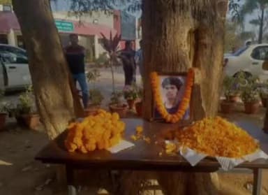 लोहरदगा: जिला कुश्ती संघ द्वारा श्रद्धांजलि सभा का किया गया आयोजन, सदर की जोरी निवासी खिलाड़ी अंजलि उरांव के निधन पर उठाया सवाल