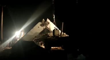 प्रतापगढ़: सड़क पर बने गेट में अनियंत्रित डंपर ने मारी टक्कर,डंपर गिरने से केबिन में बैठे ड्राइवर समेत दो की मौत।संग्रामगढ का मामला