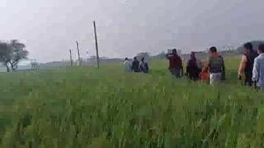 बिहपुर: खेत के बीच में CO द्वारा 20-25 परिवारों को बसाने के विवाद पर नारायणपुर पहुंचे विधायक; कहा- विधानसभा में उठाएंगे मुद्दा