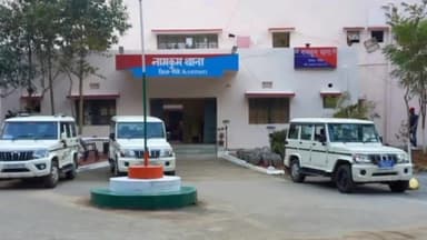 कांके: रांची के नामकुम थाना स्थित अम्बेडकर नगर में देर रात चल रही बर्थडे पार्टी में अपराधियों ने फायरिंग की. तीन गिरफ्तार।