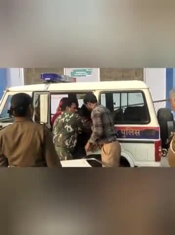 इआरभी टीम 112 पुलिस ने बिक्रमगंज इलाके में नवजात शिशु को कचरे के डब्बे से बचाया