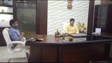 सासाराम: डीएम धर्मेंद्र कुमार ने कलेक्ट्रेट में विभिन्न विभागों के अधिकारियों के साथ की बैठक