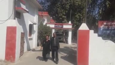 लखीमपुर: सर्राफा चौराहे पर दबंगों ने एक दुकान पर अवैध कब्जा करने का किया प्रयास, पीड़ित ने SP से लगाई गुहार