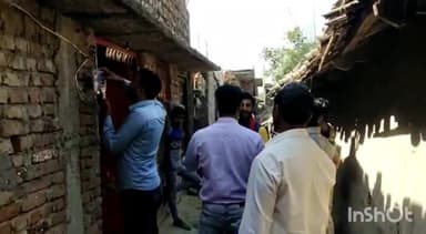 बिक्रमगंज: विद्युत विभाग ने उसरा गांव में 11 बकायेदार उपभोक्ताओं का काटा विद्युत कनेक्शन