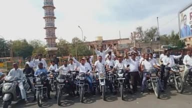 बाड़मेर: अधिवक्ता जुगराज चौहान की सरेआम हत्या के विरोध में अधिवक्ता संघ द्वारा बाड़मेर जिले में आक्रोश रैली निकाली गई